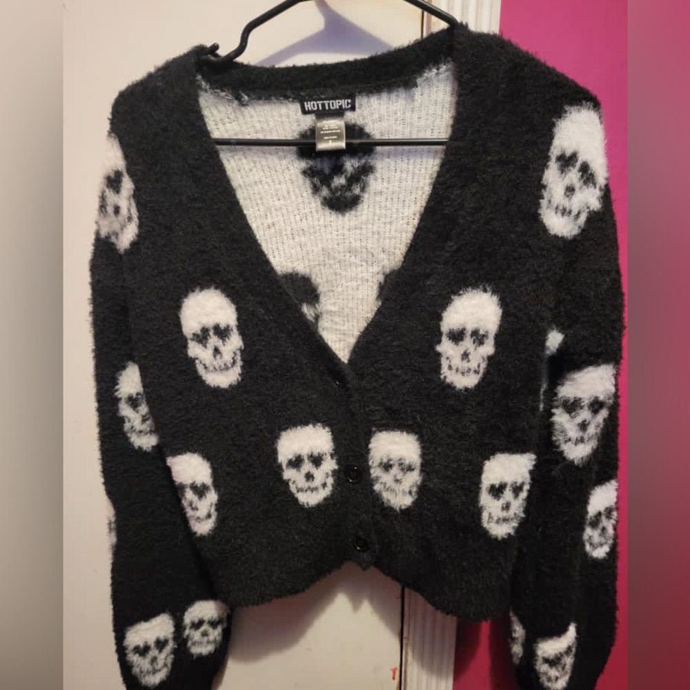 skull cardigan